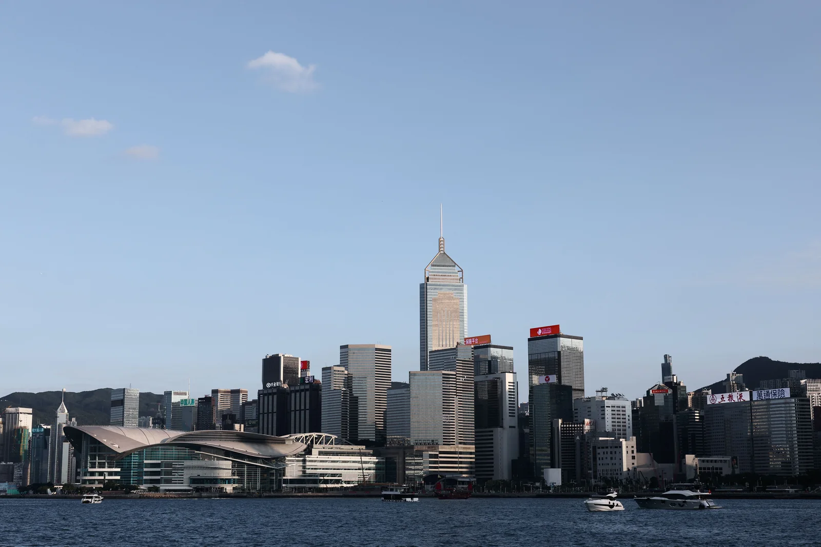 香港維多利亞港及灣仔海旁天際線